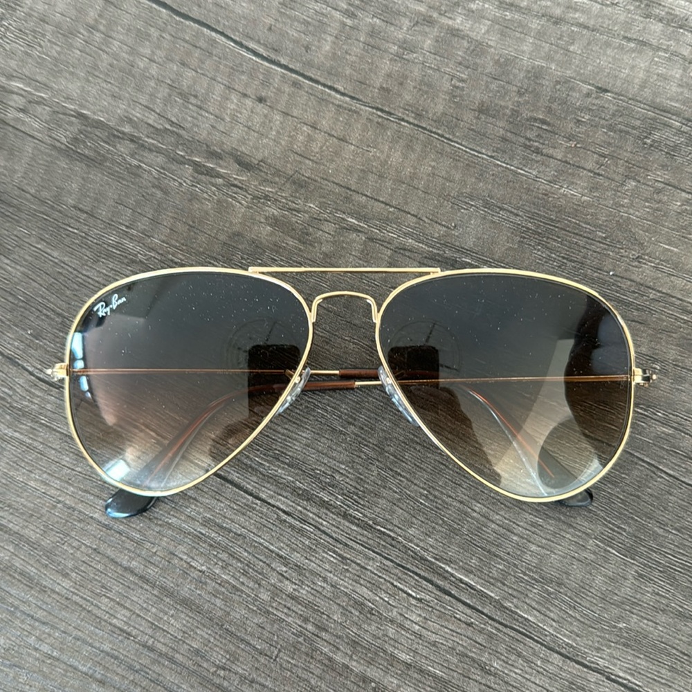 gold gradient ray and aviator’s